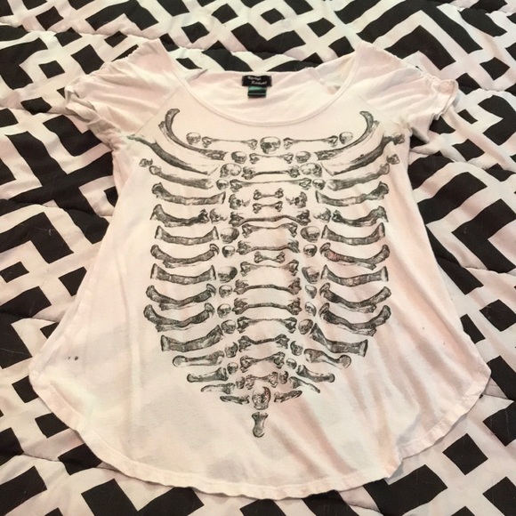 Hot Topic Tops - Super Cool Teenage Runaway Top Size S